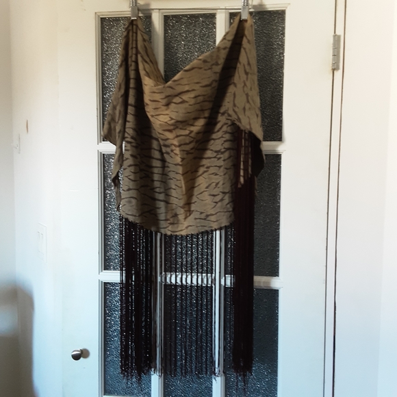Arwen Accessories - Elegant Tan and Black Fringe Scarf